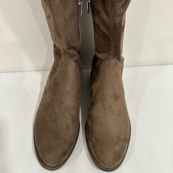 Marc Fisher Suede Over The Knee Riding Boots. Women’s Size 5M. Taupe/Brown. New - Picture 10 of 12